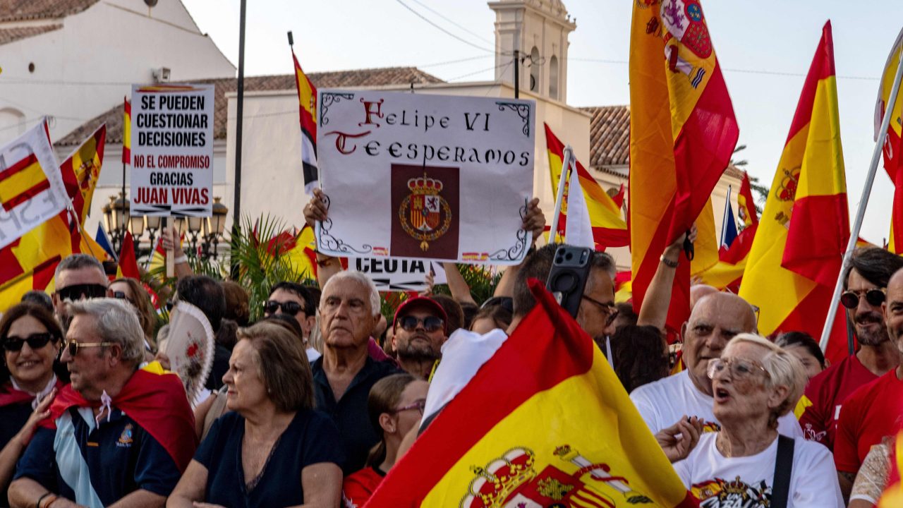 Governo da Espanha pede desculpas por polêmica 'lista negra' de jornalistas; entenda