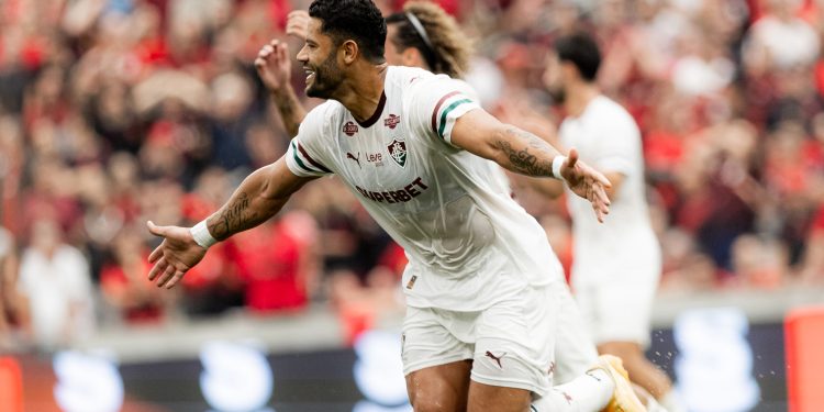 Hulk supera críticas da torcida em início no Fluminense e engrena sob o comando de Marcão