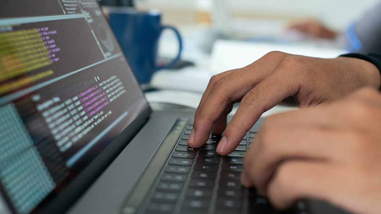 IA redefine papel do programador, avalia diretor da DKP