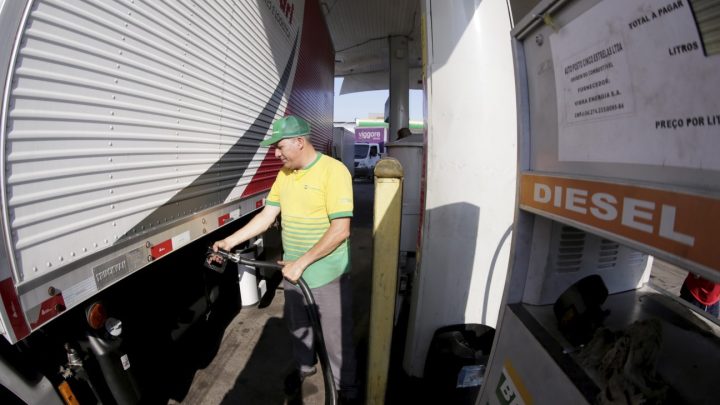 Importadores apontam risco de escassez do diesel com preço defasado, e agro já sente efeito