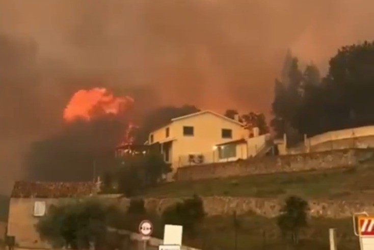 Incêndio em Portugal mobiliza mais de 700 agentes, avança por quatro municípios e deixa seis bombeiros feridos