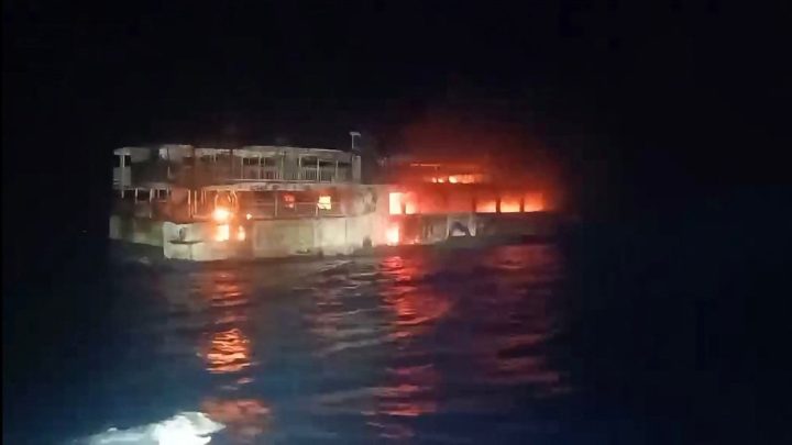 Incêndio em balsa nas Filipinas deixa cinco mortos e 87 desaparecidos