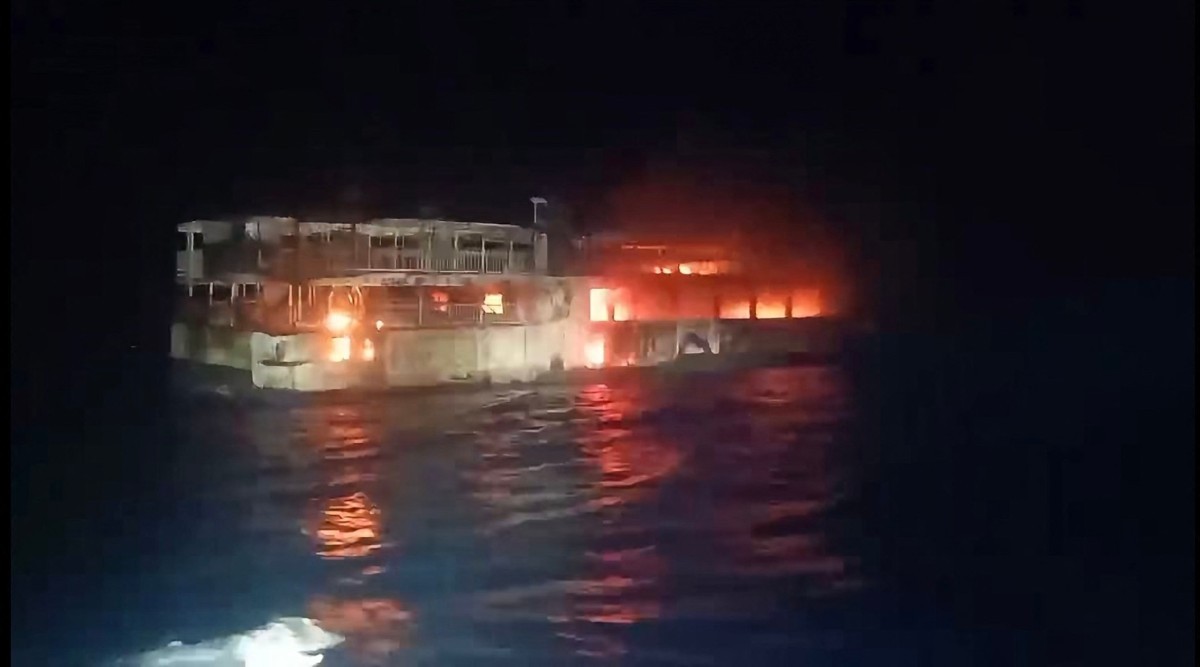 Incêndio em balsa nas Filipinas deixa cinco mortos e 87 desaparecidos