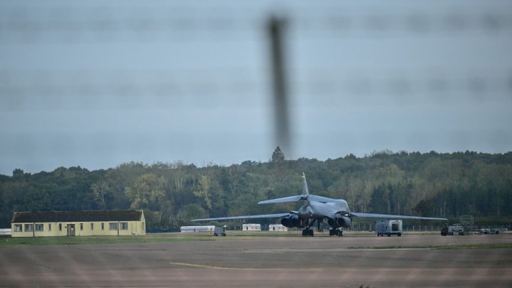 Investigação descarta explosivos em possível plano de ataque à base britânica, e cresce confusão sobre o caso