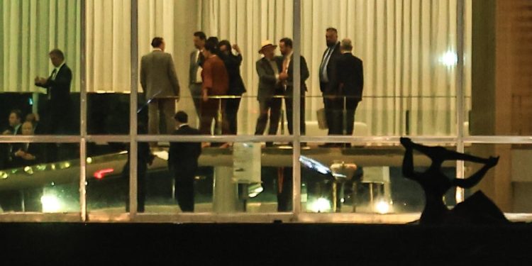 Jantar de Lula com empresários e banqueiros no Alvorada tem queixas sobre taxa de juros