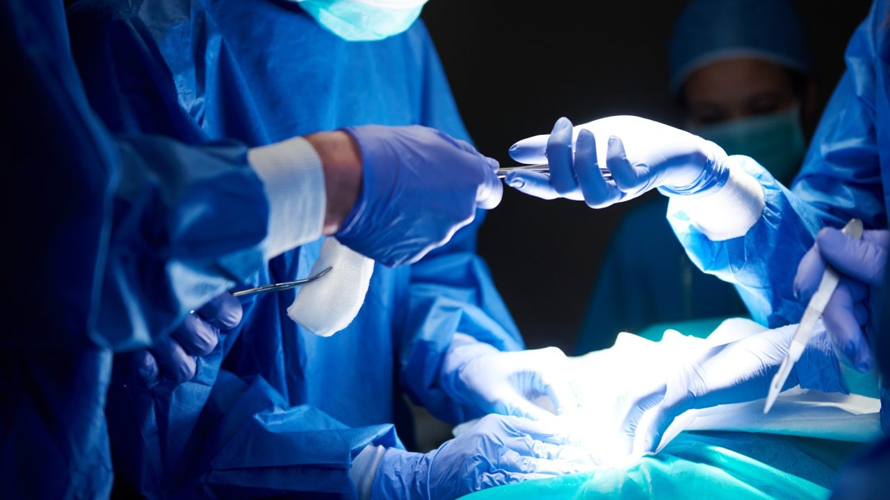 Japão realiza primeira cirurgia do mundo com lâminas comerciais de células-tronco cardíacas