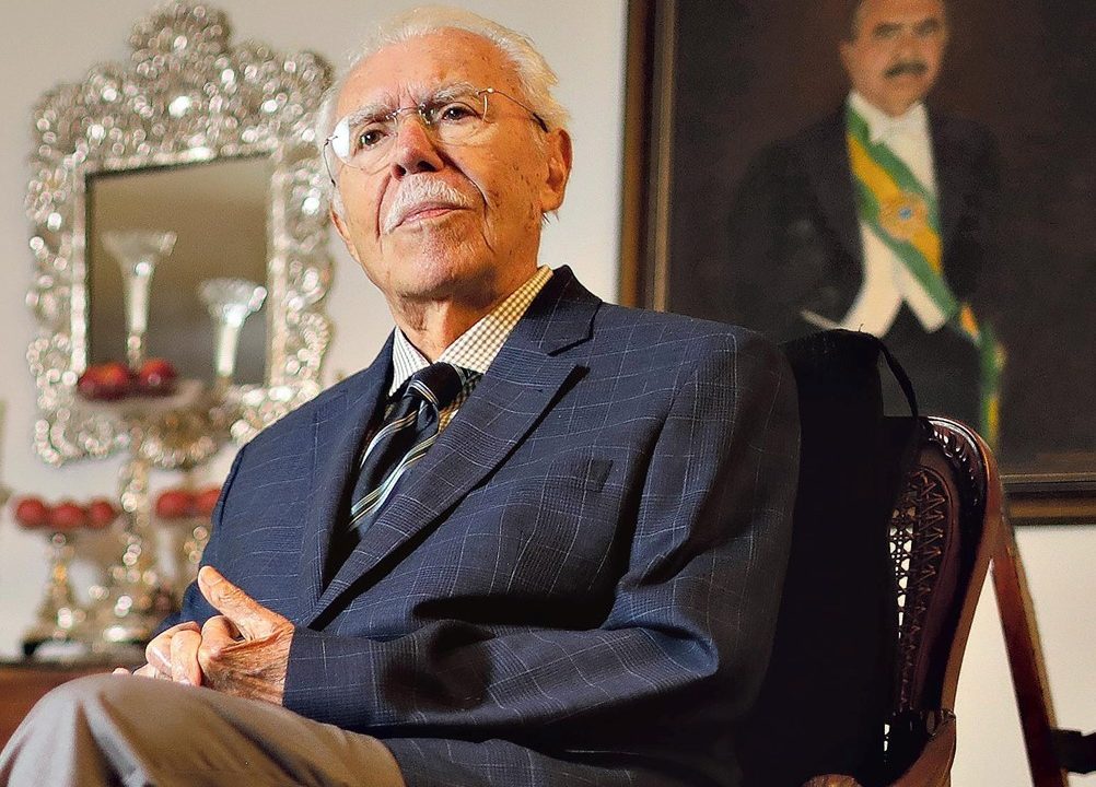 José Sarney é internado com pneumonia em hospital de São Luís