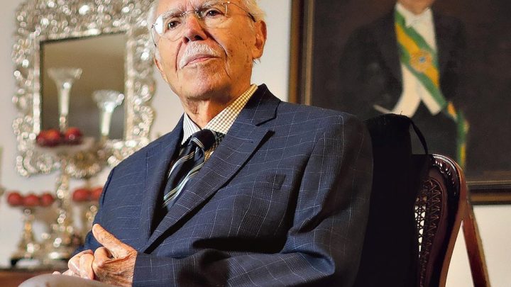 José Sarney é internado com pneumonia em hospital de São Luís