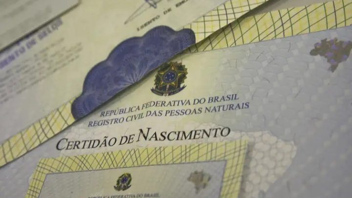 Justiça nega pedido de homem para retirar sobrenome 'Flor' ao alegar que sofre piadas
