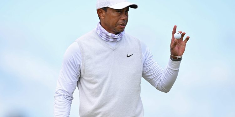 Lenda do golfe, Tiger Woods deve mudar versão sobre acidente de carro em que estaria embriagado