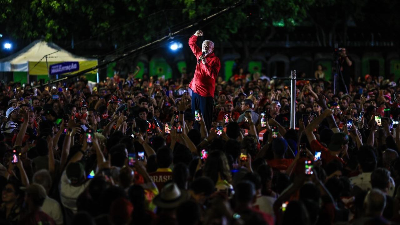 Lula ataca Celina Leão no DF e diz que não vai dar dinheiro ao BRB: 'Quem quebrou foi a ligação do Vorcaro com Ibaneis'