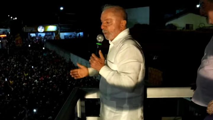 Lula diz que 'Flávio não é ninguém' durante ato em MG: 'Quero ser comparado com o pai dele, que tramou minha morte'