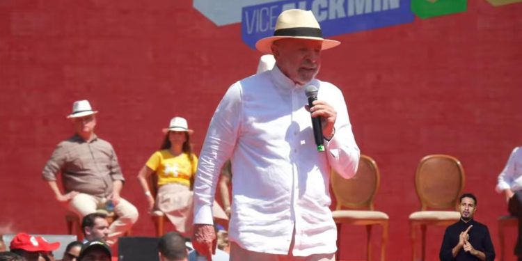 Lula pede voto em Haddad e mira Tarcísio em ato no interior de SP