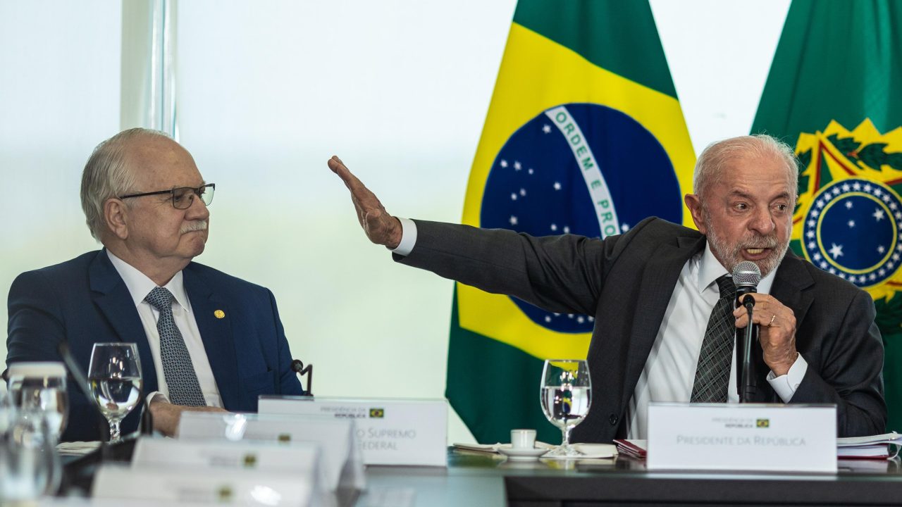 Lula procura ministros do STF, tenta articular saída para crise na Corte, e campanha do PT atua para evitar impacto eleitoral