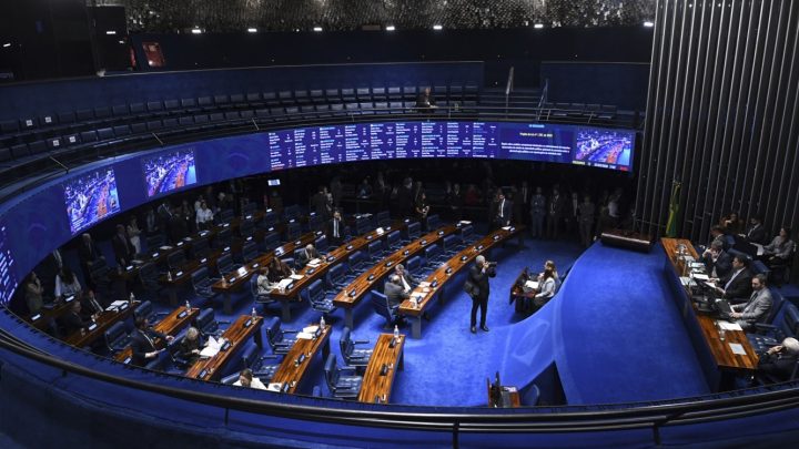 Mais da metade dos principais candidatos ao Senado defende impeachment de ministros do Supremo