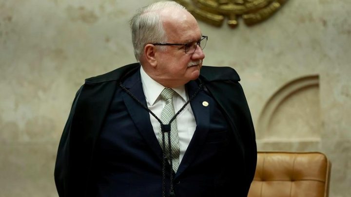 Manifestação sobre celular de Vorcaro será mais um teste para Fachin, que tenta evitar 'tumulto' em julgamento de Moraes