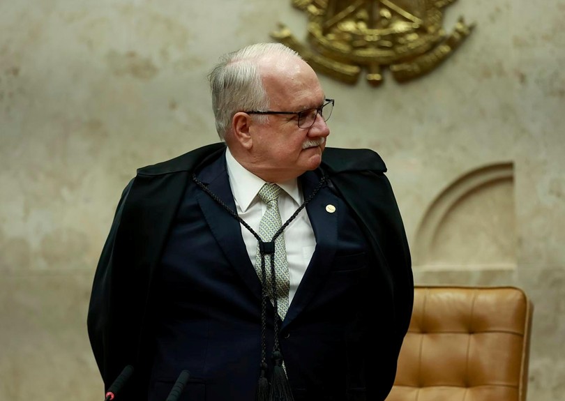 Manifestação sobre celular de Vorcaro será mais um teste para Fachin, que tenta evitar 'tumulto' em julgamento de Moraes