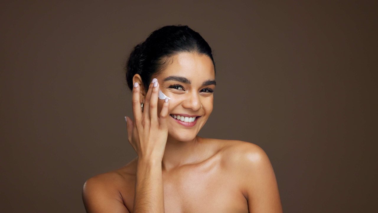 Médicos explicam diferença entre retinol e retinal, sugerem cuidados e modos de uso