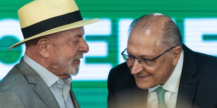 Mendonça manda campanha de Lula suspender propaganda com ‘Rap do Silva’  por omissão a nome de Alckmin
