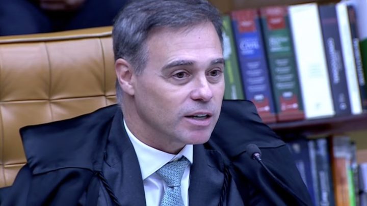 Mendonça também deve explicações