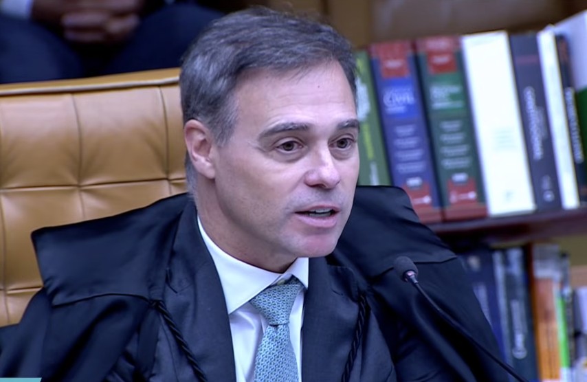 Mendonça também deve explicações