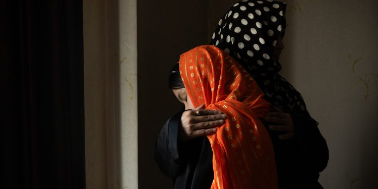 Meninas desafiam o Talibã e frequentam escola secreta no Afeganistão: ‘Nós também fazemos parte desta sociedade’