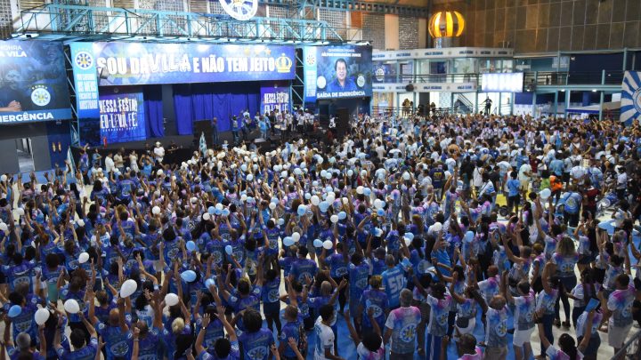Mesmo após desistência de junção de samba, Vila Isabel mantém premiação de compositores preteridos