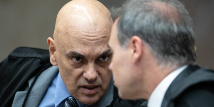 Moraes e Mendonça tiveram reunião tensa antes de divulgação de mensagens de Vorcaro