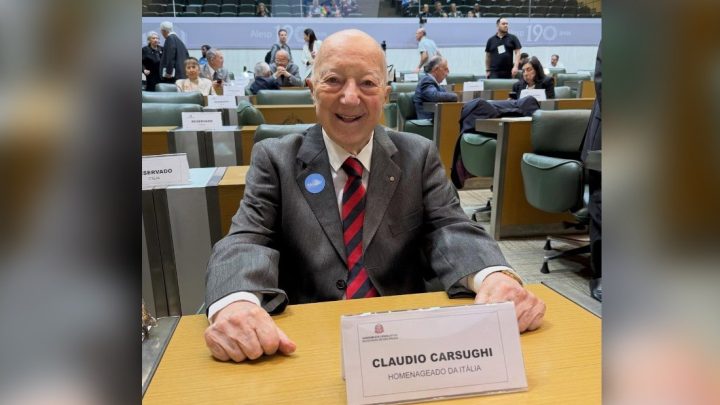 Morre Claudio Carsughi, referência do jornalismo esportivo, aos 93 anos