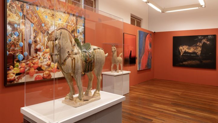 Mostra inédita reúne 100 obras brasileiras e chinesas em SP