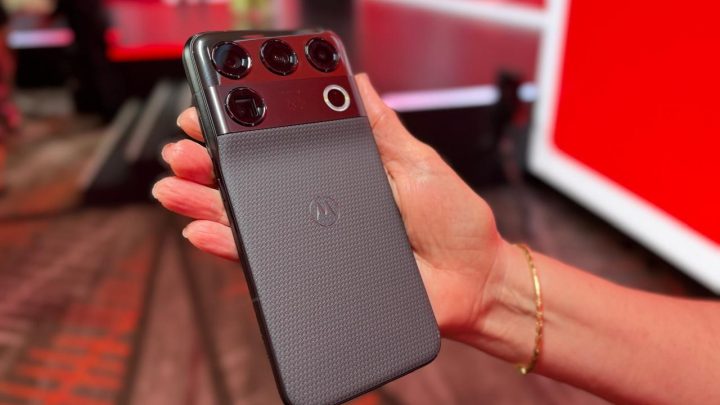 Motorola e Xiaomi entram na disputa dos celulares ultra premium com IA avançada e câmera de 200 MP