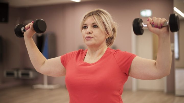 Musculação faz células de gordura encolherem antes mesmo da perda de peso, mostra novo estudo