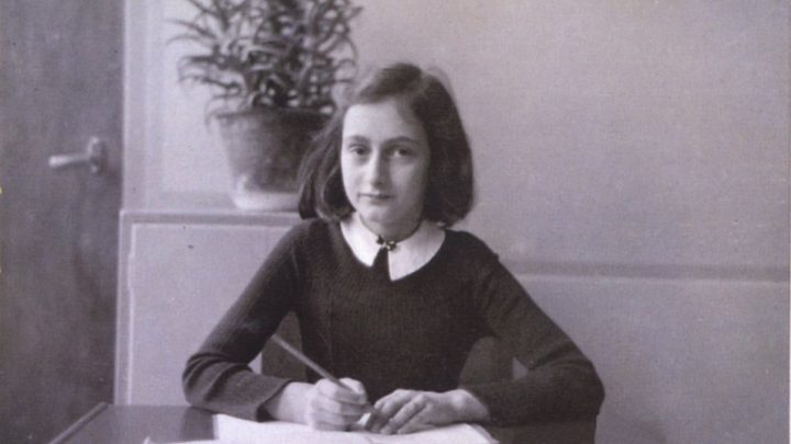 Museu do Holocausto e Federação Israelita se pronunciam após jovem chamar Diário de Anne Frank de 'vitimista'