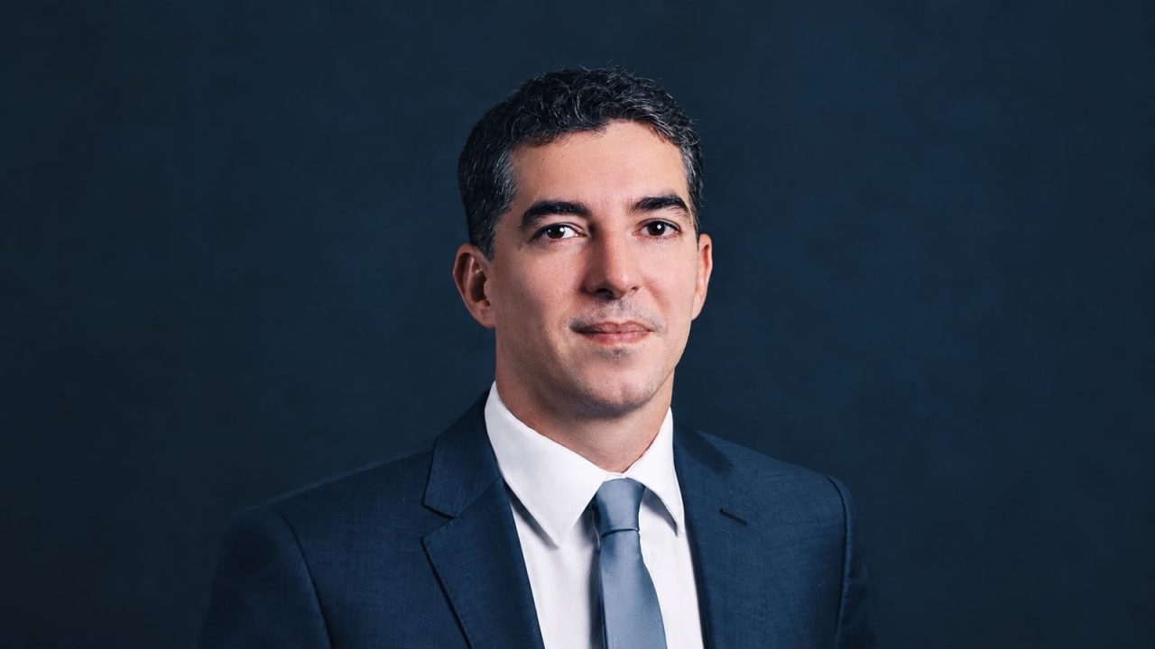 Naturalidade ganha espaço na cirurgia plástica e guia atuação de Marcelo Alonso