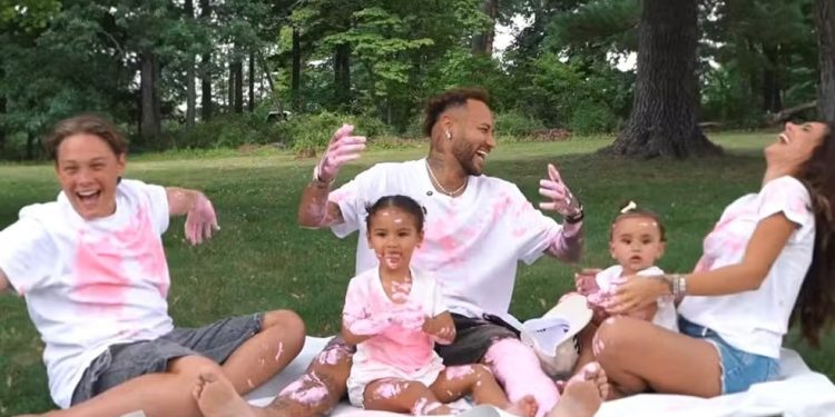 Neymar e Bruna Biancardi revelam nome da terceira filha, e escolha mantém ‘tradição’ da família