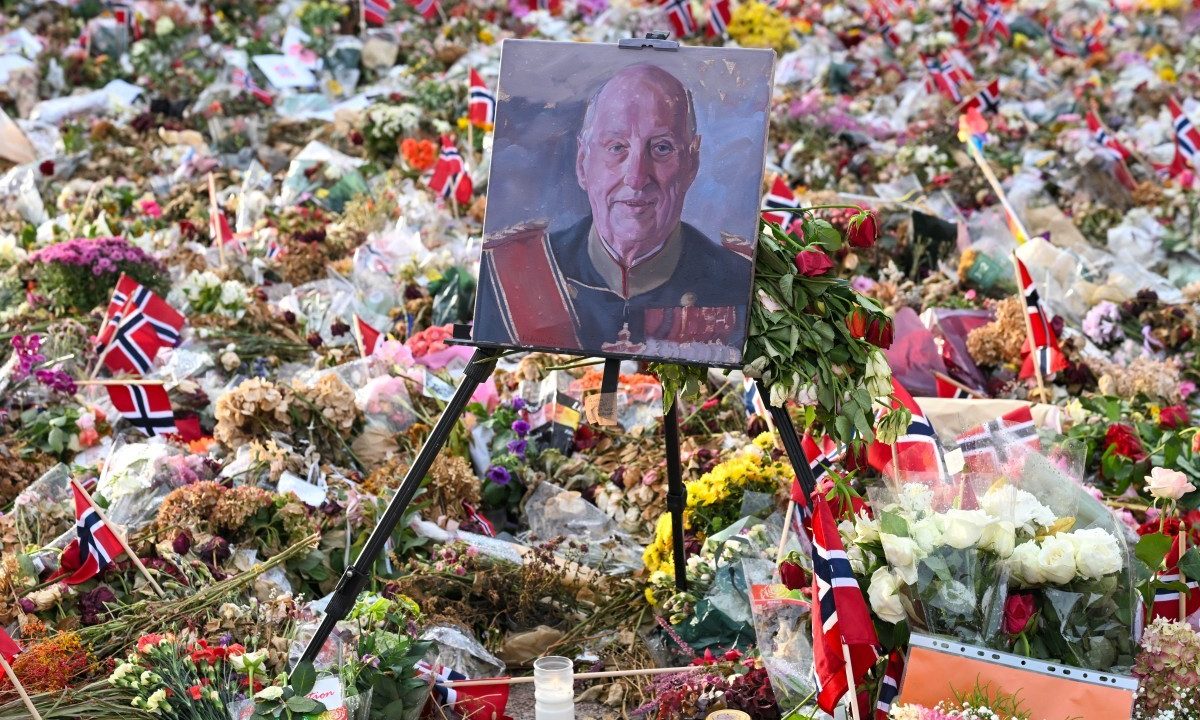 Noruega se despede do rei Harald V em funeral com presença de chefes de Estado e realeza europeia