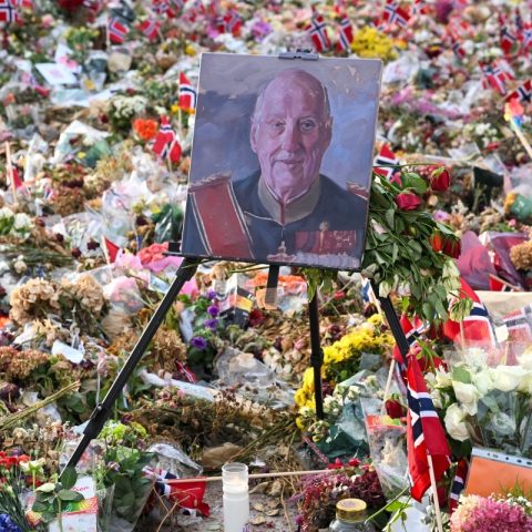 Noruega se despede do rei Harald V em funeral com presença de chefes de Estado e realeza europeia