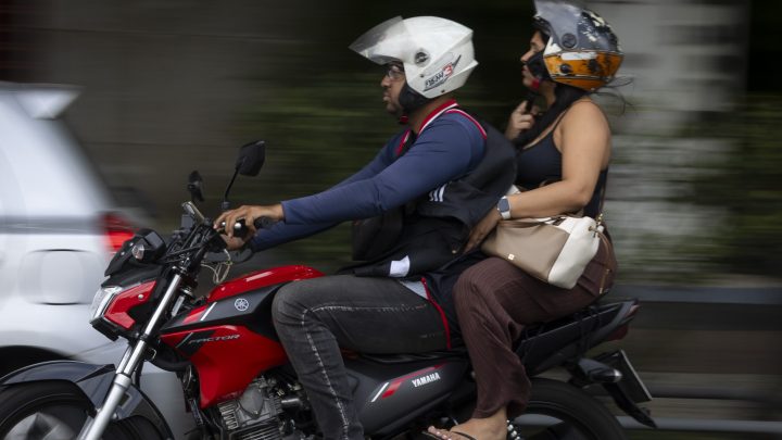 O capacete que você usa na moto é seguro? Veja as recomendações para não correr risco