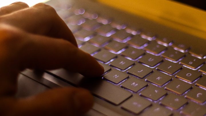 O que acontece quando você clica em 'Aceitar tudo' para os cookies de um site? Entenda