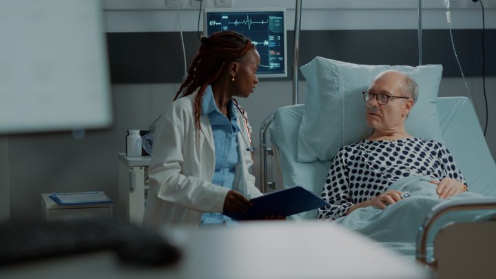 O que alguns pacientes veem antes de morrer? Enfermeiras explicam visões relatadas nos momentos finais da vida