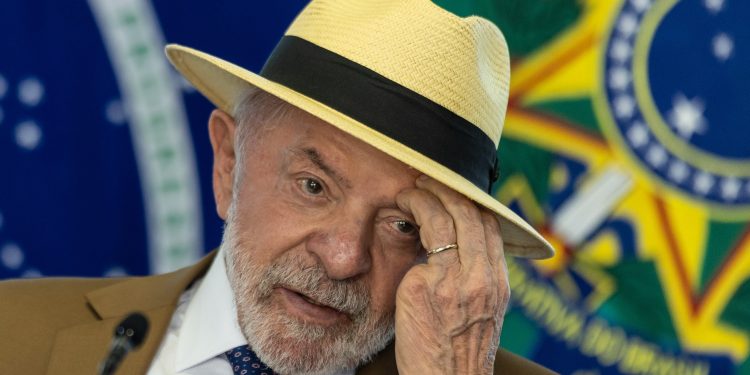 Oposição liderada pelo PL inicia movimento para esvaziar votação de PEC da escala 6x1