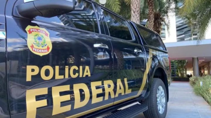 PF faz operação na Baixada Fluminense para investigar alterações em domicílios eleitorais