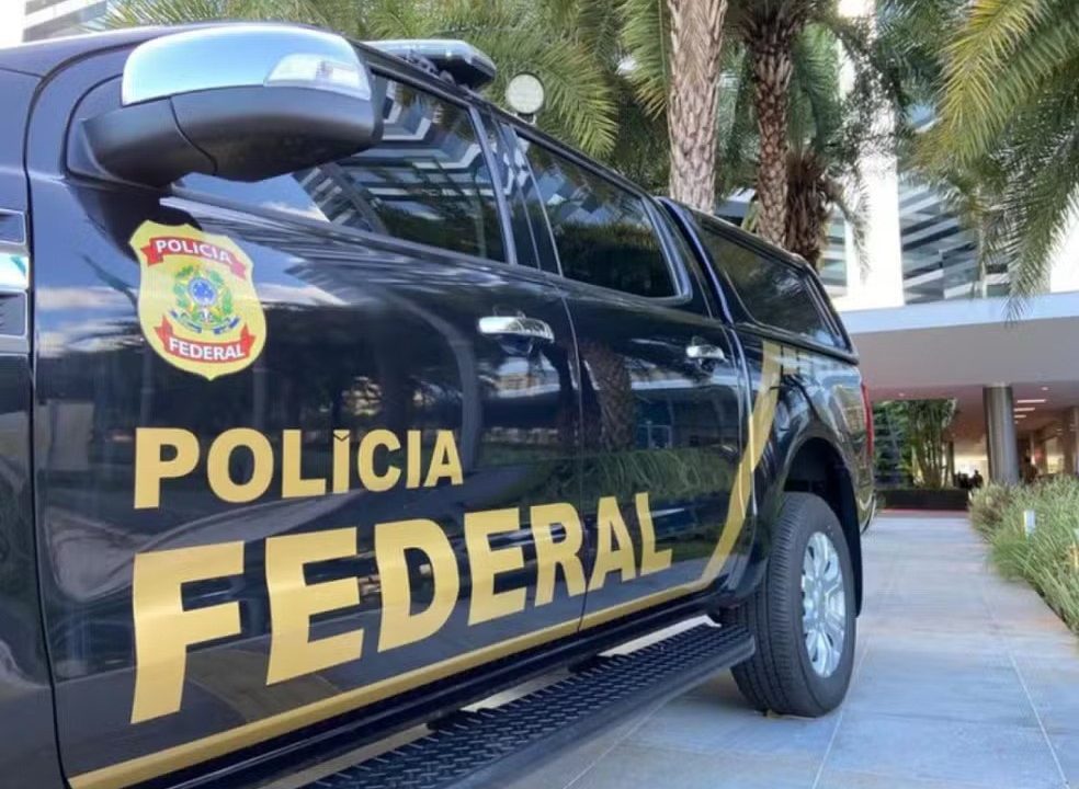 PF faz operação na Baixada Fluminense para investigar alterações em domicílios eleitorais