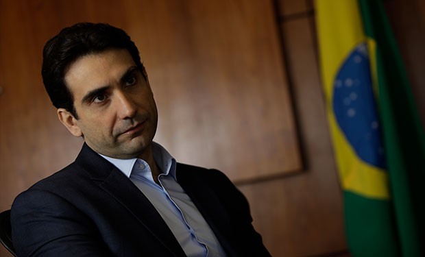 PF intima Galípolo e Campos Neto para depor como testemunhas no caso Master