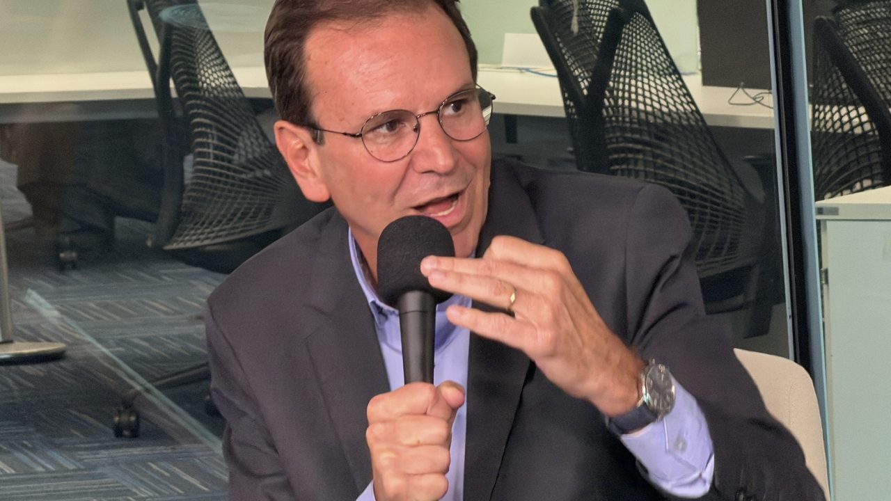 Paes promete acabar com RioCard, reduzir passagem de ônibus e cortar verba do estado para o carnaval