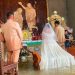 Paróquia aconselhou adiar casamento em igreja alagada; noivos e convidados participaram da celebração com água na cintura