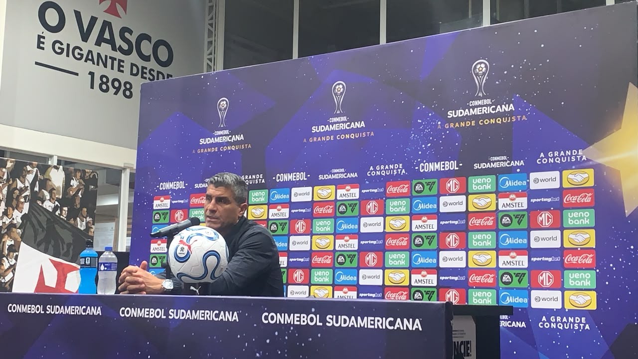 Pedro Emanuel comemora vaga na semi da Sul-Americana e fala de remontada no Brasileiro: 'Sabemos onde queremos por o Vasco'