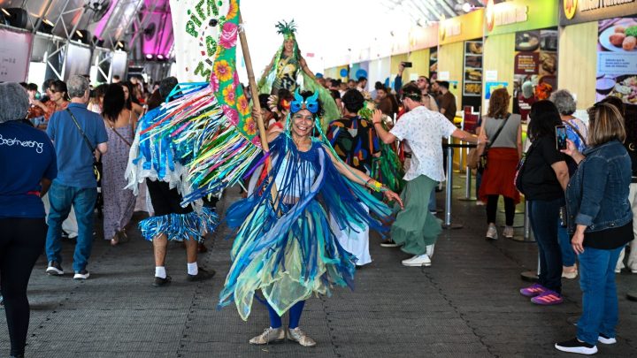 Primeiro sábado de Rio Gastronomia começa mais cedo com fanfarra e clima de carnaval