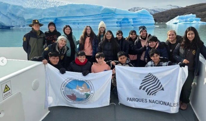 Programa argentino leva estudantes até geleiras para incentivar preservação: 'Não se protege o que não se conhece'