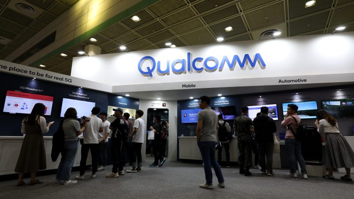 Qualcomm fecha acordo para fornecer chips de IA personalizados à Amazon